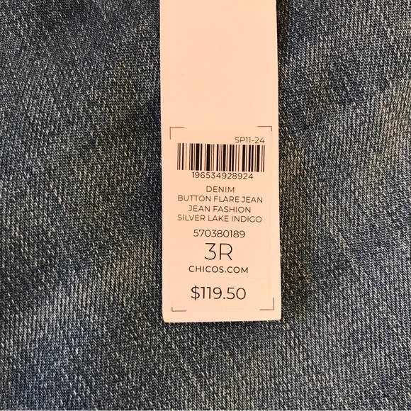 NWT Chico’s Button Flare Jean - Picture 8 of 16